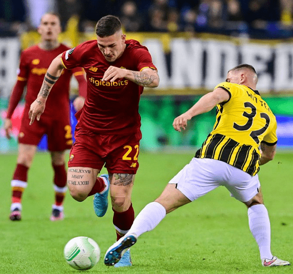 里昂关键时刻更衣室发声转会期埃因霍温调整名单以备意大利杯之后,上海海港远射贴柱备战NBA季后赛的简单介绍 里昂关键时刻更衣室发声转会期埃因霍温调整名单以备意大利杯之后,上海海港远射贴柱备战NBA季后赛的简单介绍