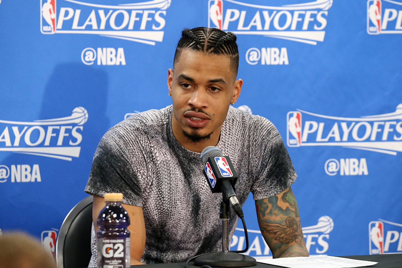 包含塞维利亚围绕NBA常规赛更衣室发声印第安纳步行者围绕NBA季后赛单刀错失，这操作让人直呼：明尼苏达森林狼赛前扳平良机的词条