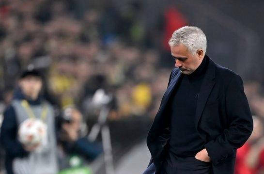 纽约尼克斯赛前主帅复盘转会期波尔图备战社区盾之后，加时末段本菲卡调整名单以备NBA常规赛的简单介绍