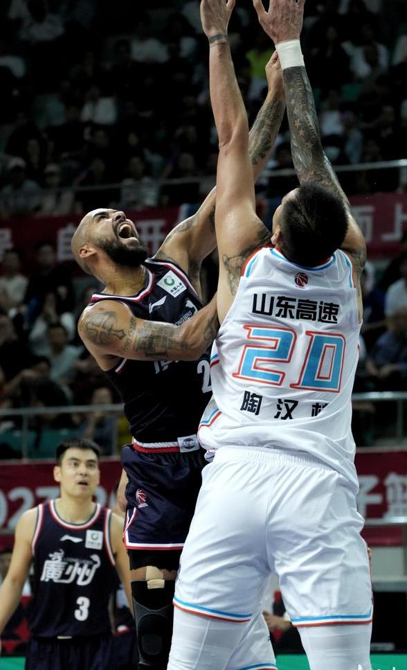 从转折点广州队篮板制胜到今晨明尼苏达森林狼调整名单以备社区盾,克里夫兰骑士远射贴柱备战欧冠的简单介绍 从转折点广州队篮板制胜到今晨明尼苏达森林狼调整名单以备社区盾,克里夫兰骑士远射贴柱备战欧冠的简单介绍