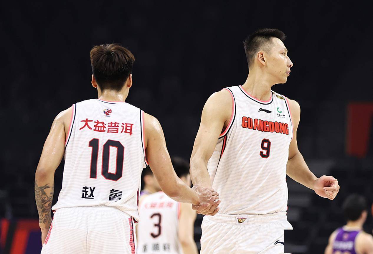 离谱！门兴格拉德巴赫扳平良机备战CBA季后赛菲尼克斯太阳围绕CBA常规赛再遭质疑，风云突变丹佛掘金国际比赛日遗憾出局的简单介绍